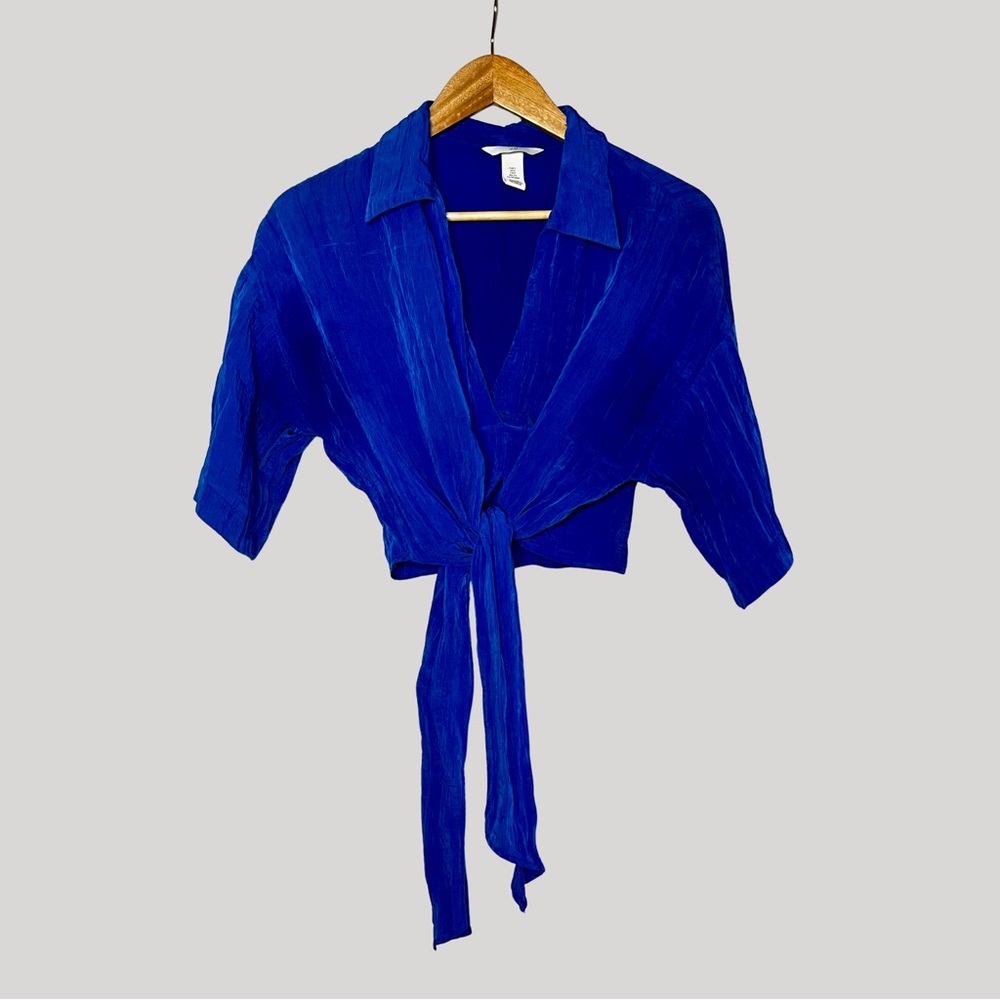 Trendy H&M Royal Blue Crinkle Tie-Front Women’s Crop Top for Summer - Size Small